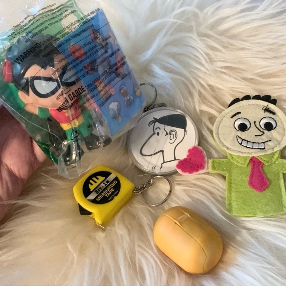 Random toys and keychains